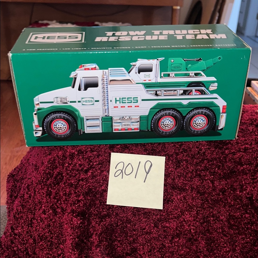Hess Tow Truck Rescue Vehicle - Green and White